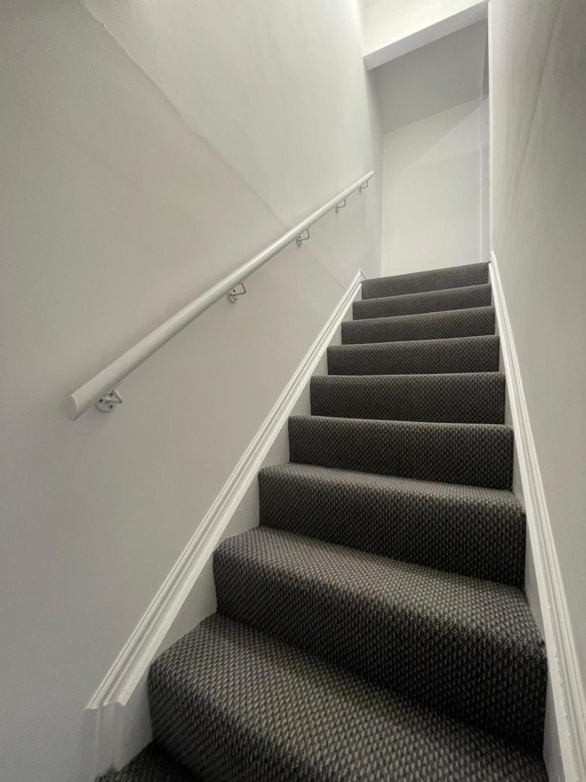 Spacious 2 Bedroom Apartment ลิเวอร์พูล ภายนอก รูปภาพ